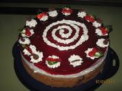 Quark-Kirsch-Kuchen mit Schwarz-Weiss Boden - Rezept