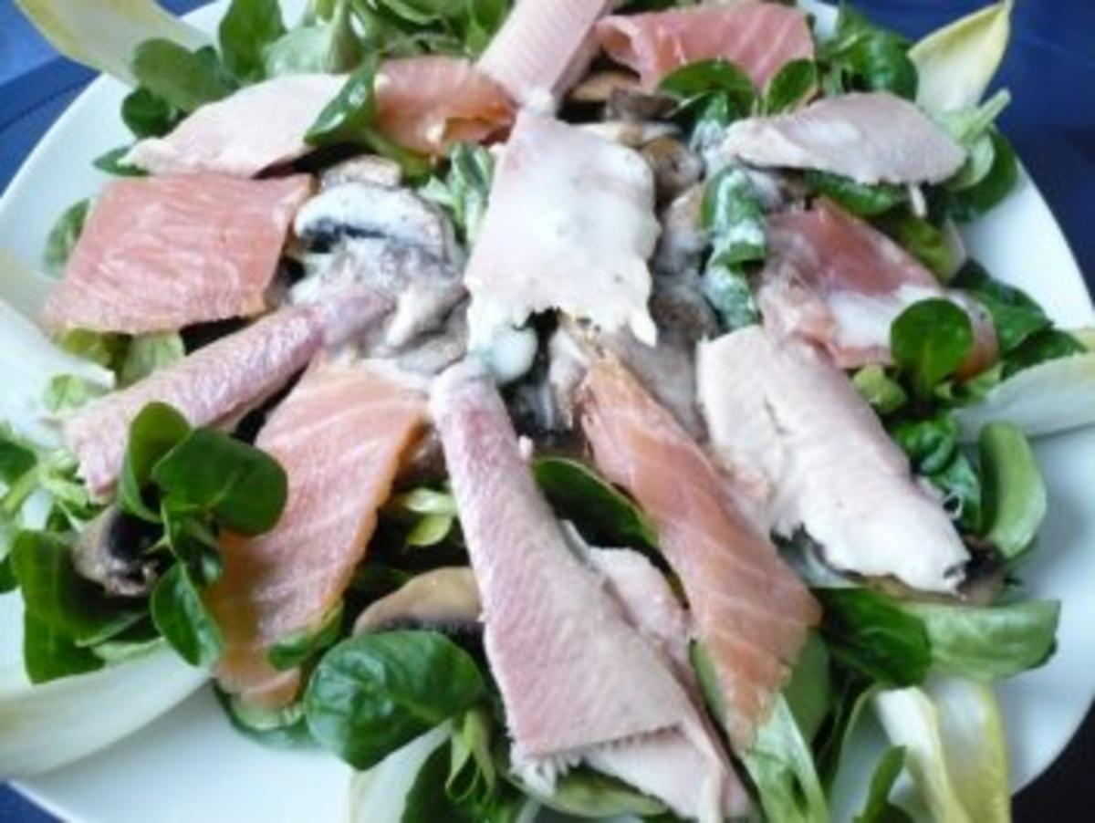 Winterlicher Salat mit Räucherfisch - Rezept