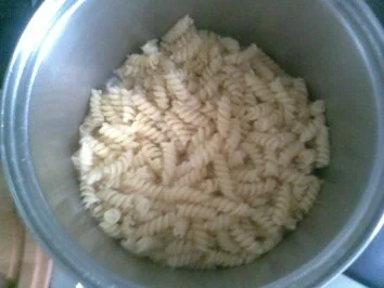 Nudelsalat mit Fisch - Rezept - Bild Nr. 4