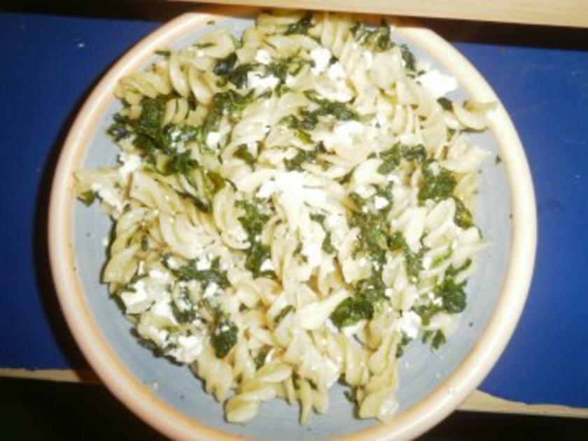 Fusilli mit Spinat-Sahnesoße und Feta - Rezept - kochbar.de