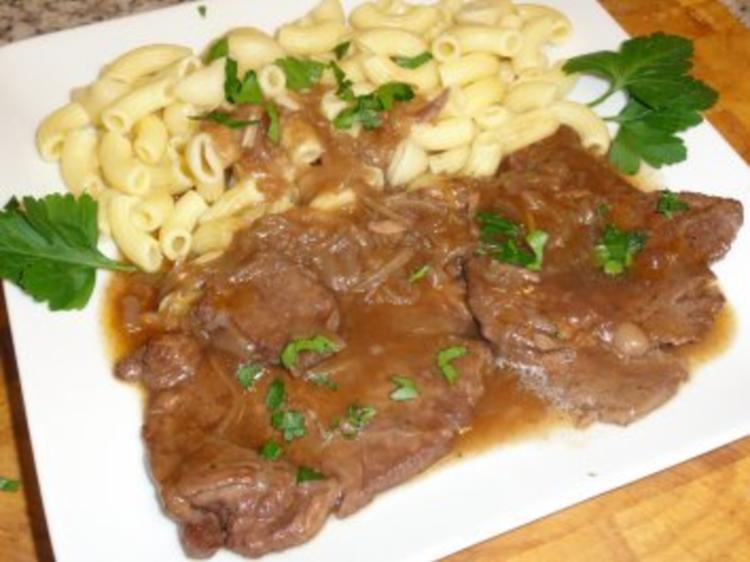 Rindschnitzel in Rotwein- Zwiebelsauce - einfach - 60 kcal/100g