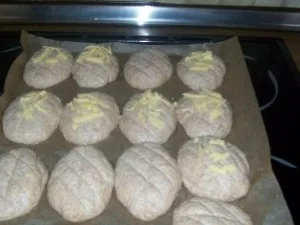 Rustikale- Weizen- Vollkornbrötchen - Rezept - Bild Nr. 2