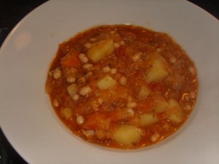 Eintöpfe: Scharfe Sauerkraut-Kabanossi-suppe - Rezept - kochbar.de