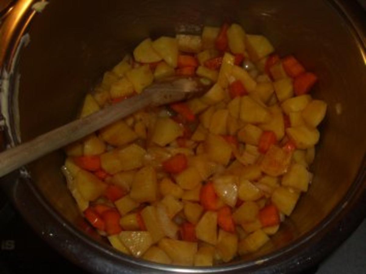Eintöpfe: Scharfe Sauerkraut-Kabanossi-suppe - Rezept - kochbar.de