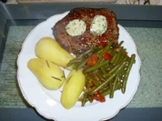 Rezept: Pfeffersteak mit Bohnengemüse und Kartoffeln Pfeffersteak mit Bohnengemüse und Kartoffeln - Rezept