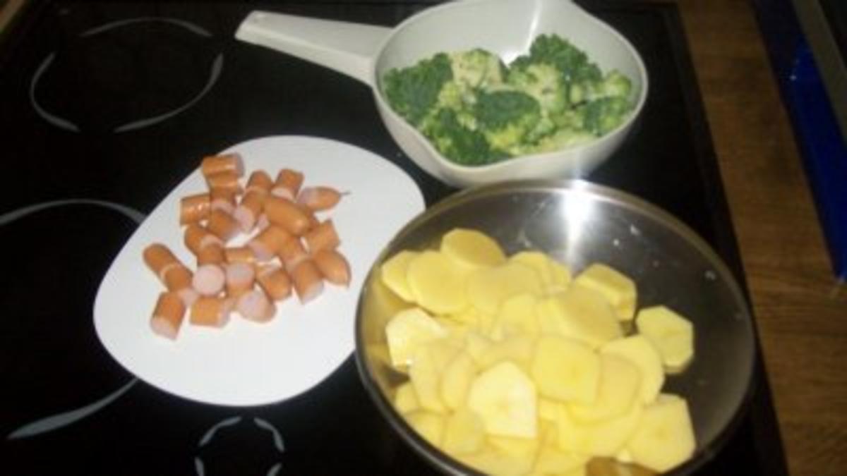 Feines Brokolie Süppchen mit Wiener - Rezept - Bild Nr. 2
