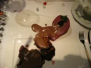 Rezept: WILD / HIRSCHKEULE mit Zucchiniplätzchen & Rotweinbirnen WILD / HIRSCHKEULE mit Zucchiniplätzchen & Rotweinbirnen - Rezept