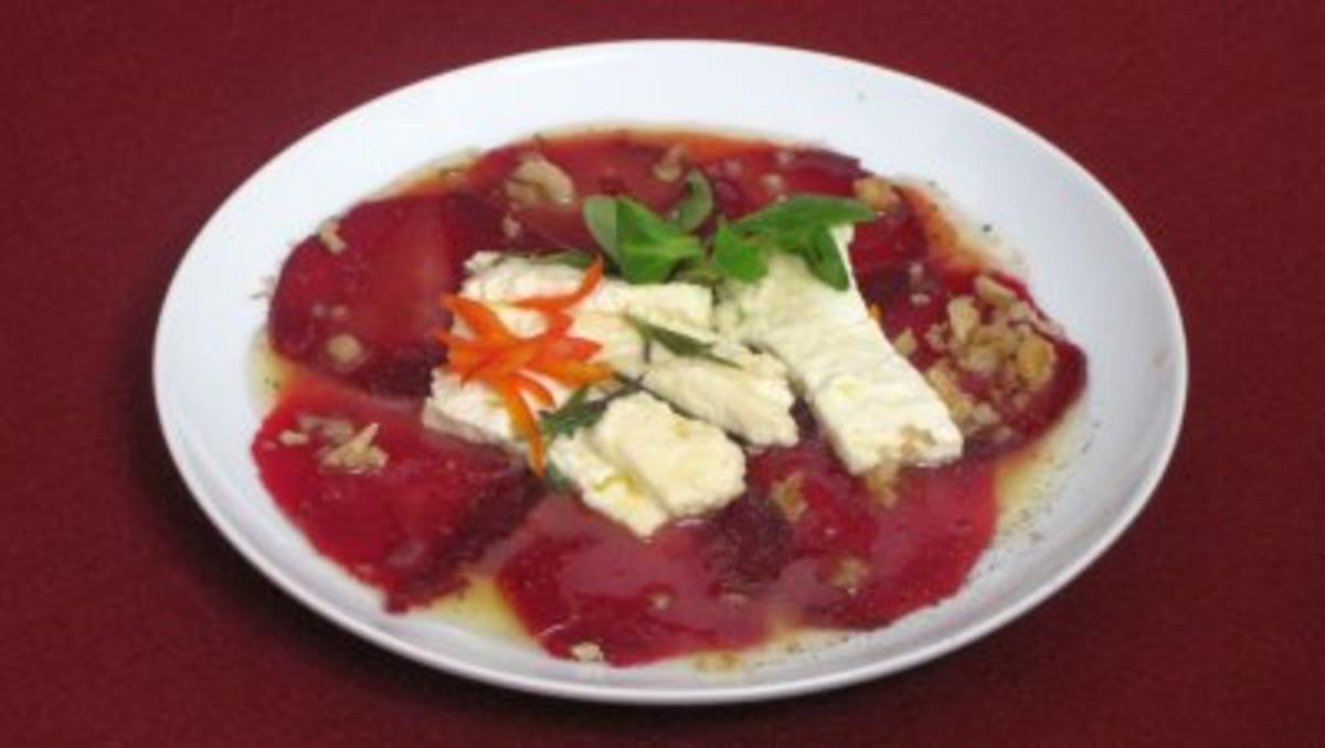 Bilder für Gebackener bulgarischer Feta mit Honig und Rosmarin an Roter Bete - Rezept