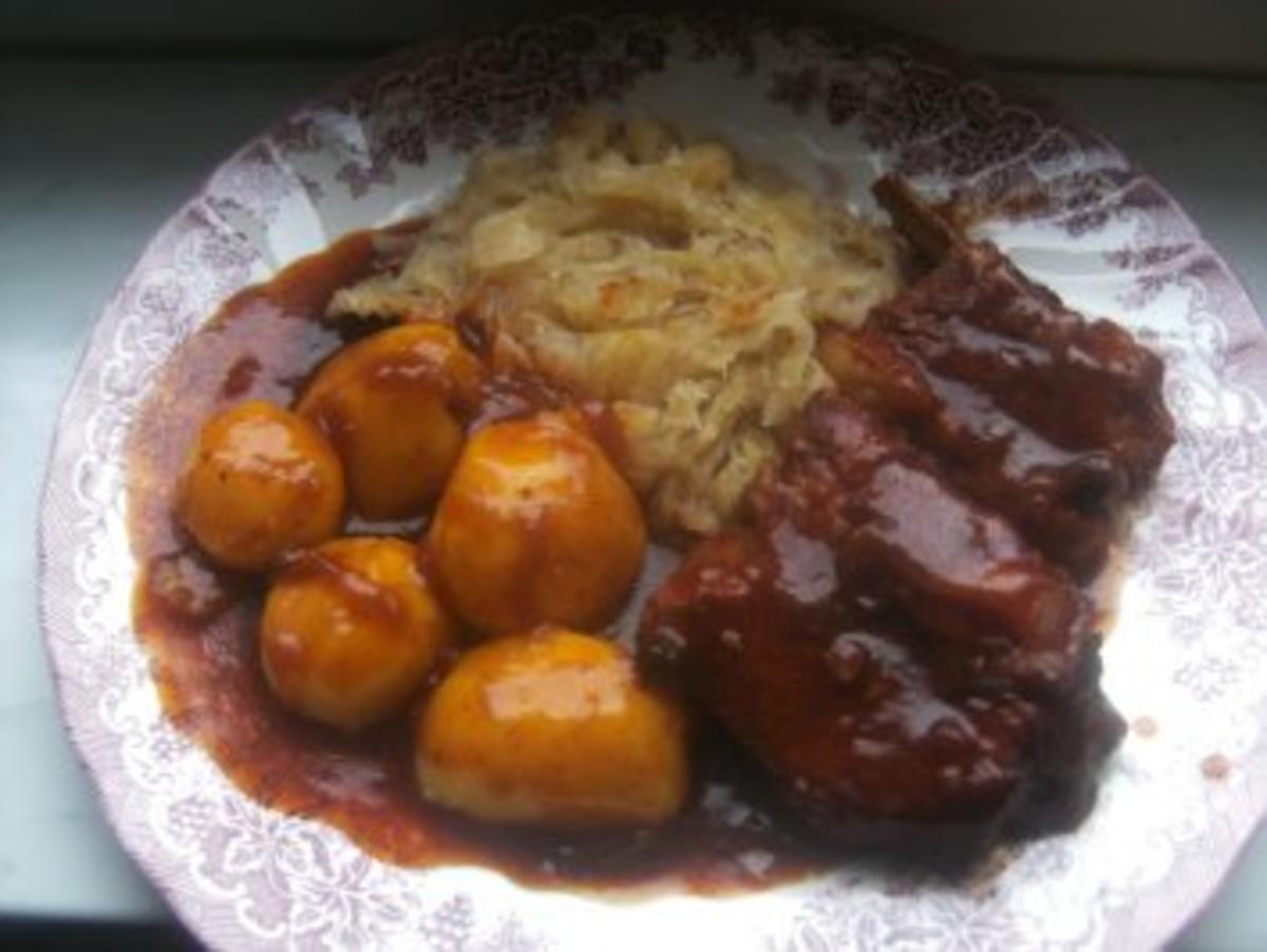 Geschmorte Rippchen mit Sauerkraut und - Rezept