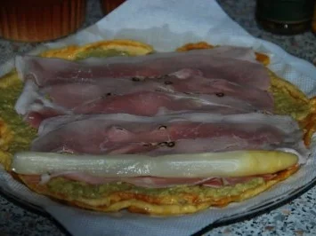 Rezept: gerolltes Spargel-Prosciutto-Omelett mit Meerettich-Apfel-Avocado-Créme Bild Nr. 5 gerolltes Spargel-Prosciutto-Omelett mit Meerettich-Apfel-Avocado-Créme - Rezept - Bild Nr. 5