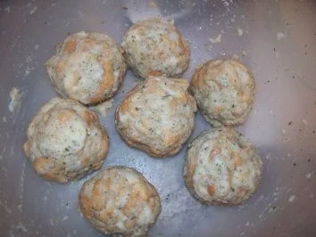 Rezept: Semmelknödel Bild Nr. 5 Semmelknödel - Rezept - Bild Nr. 5
