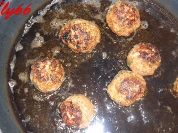 Fleischgerichte:Hackfleischbällchen in Tomatensoße - Rezept - Bild Nr. 21