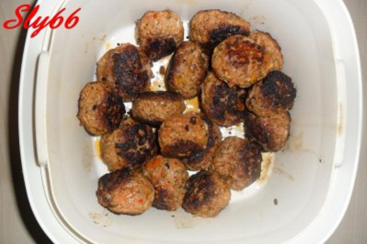 Fleischgerichte:Hackfleischbällchen in Tomatensoße - Rezept - Bild Nr. 22