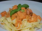 Rezept: Bandnudeln mit Lachs-Rahm-Sauce Bandnudeln mit Lachs-Rahm-Sauce - Rezept
