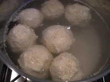 Rezept: ++ Fleischlos+ + Quarkknödel auf Blattspinat Bild Nr. 4 ++ Fleischlos+ + Quarkknödel auf Blattspinat - Rezept - Bild Nr. 4