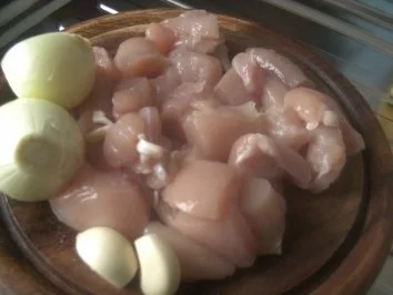 Hähnchengulasch mit frischem Spargel und Salzkartoffeln. - Rezept - Bild Nr. 5