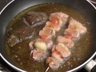 Rezept: griechischer Grillteller (Gyros;Souflaki;Lammsteak) Bild Nr. 8 griechischer Grillteller (Gyros;Souflaki;Lammsteak) - Rezept - Bild Nr. 8