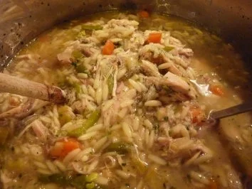 Rezept: Hühnersuppe Frühlingsfrisch Bild Nr. 2 Hühnersuppe Frühlingsfrisch - Rezept - Bild Nr. 2