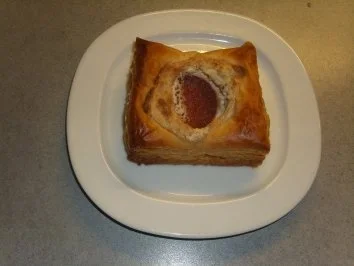 Rezept: Pikante Kuchen: Blätterteig mit Nusskäse und Salami Pikante Kuchen: Blätterteig mit Nusskäse und Salami - Rezept