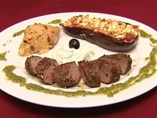 Lammlende auf orientalischem Kartoffelpüree an gefüllten Auberginen (Leo Bartsch) - Rezept