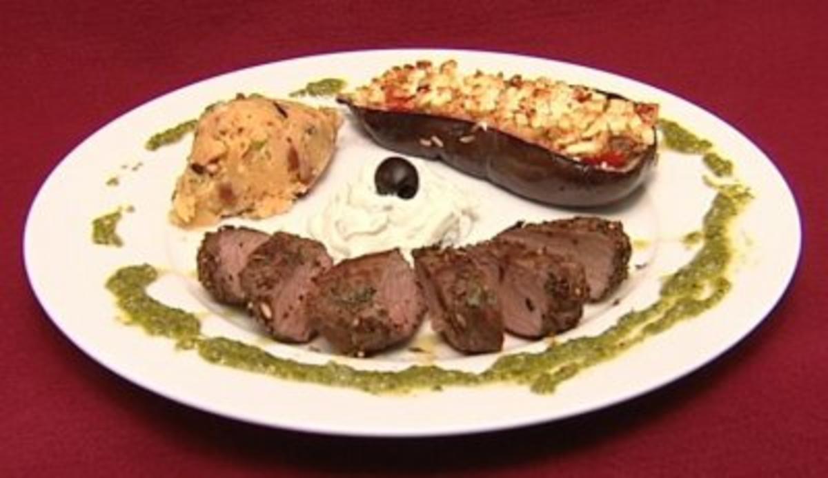 Lammlende auf orientalischem Kartoffelpüree an gefüllten Auberginen
(Leo Bartsch) - Rezept Eingereicht von Das perfekte Promi Dinner