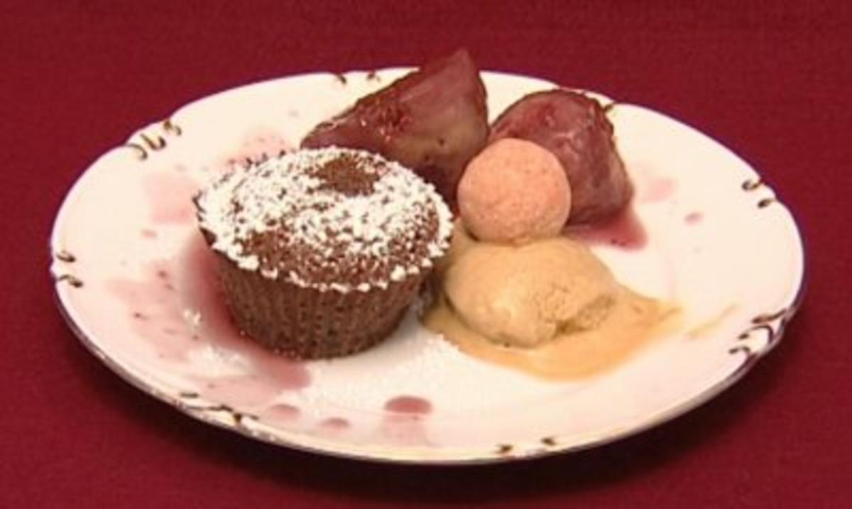 Flüssiger Schokoladenkuchen mit Rotweinfeigen (Leo Bartsch) - Rezept