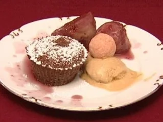 Flüssiger Schokoladenkuchen mit Rotweinfeigen (Leo Bartsch) - Rezept