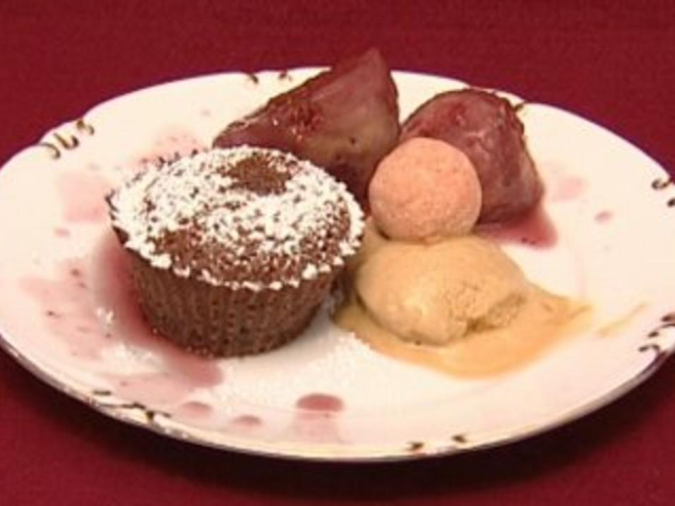 Flüssiger Schokoladenkuchen mit Rotweinfeigen (Leo Bartsch) - Rezept ...