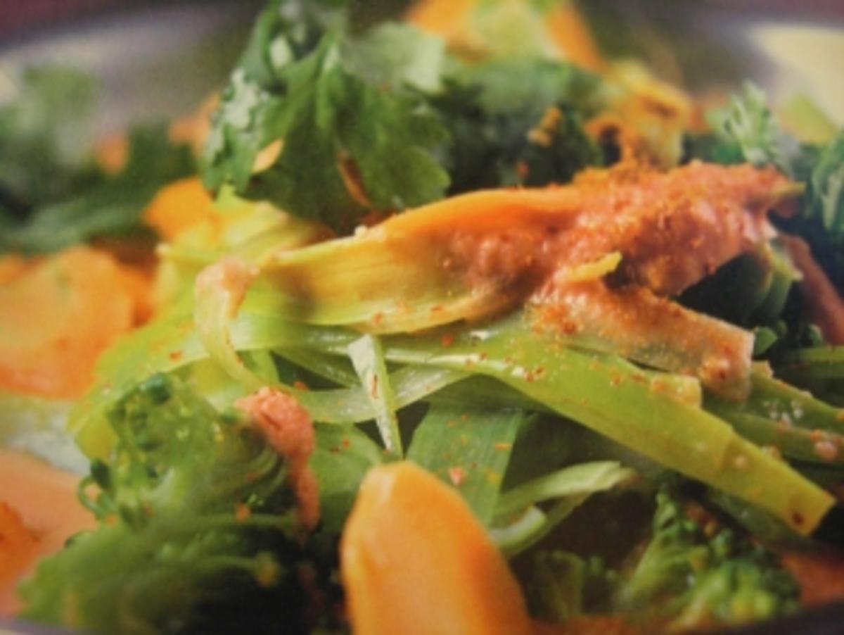 Gemüse indisch inspiriert mit Curry und Mandeln - Rezept