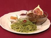 Elchgulasch mit Wald-Tagliatelle und Grossenasper Wild-Preiselbeeren (Charlotte Karlinder) - Rezept