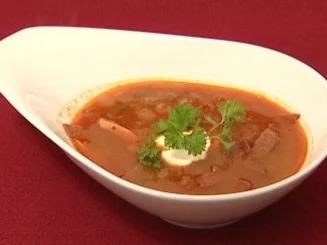 Soljanka mit Sauerrahm-Dip, dazu ein Wodka und Kölsch (Arved Birnbaum) - Rezept