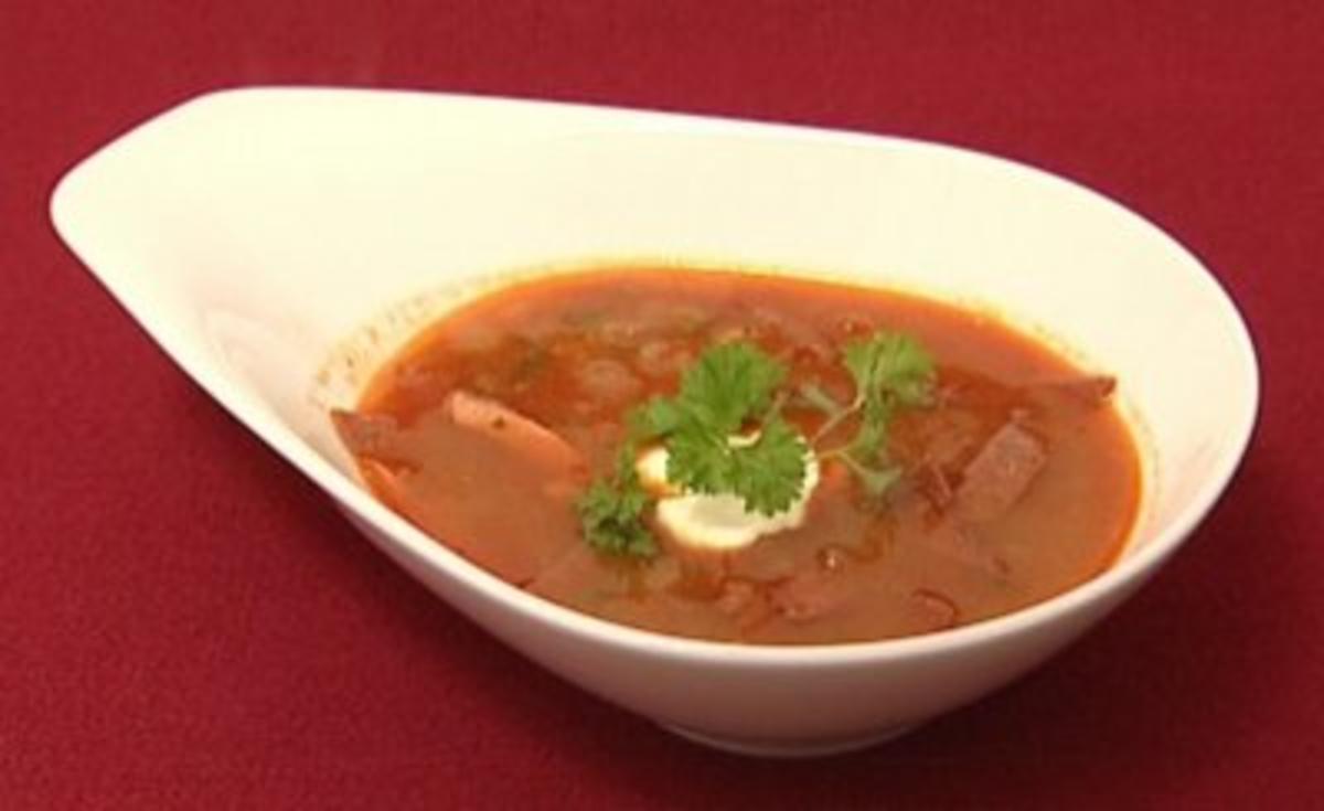 Soljanka mit Sauerrahm-Dip, dazu ein Wodka und Kölsch (Arved Birnbaum ...