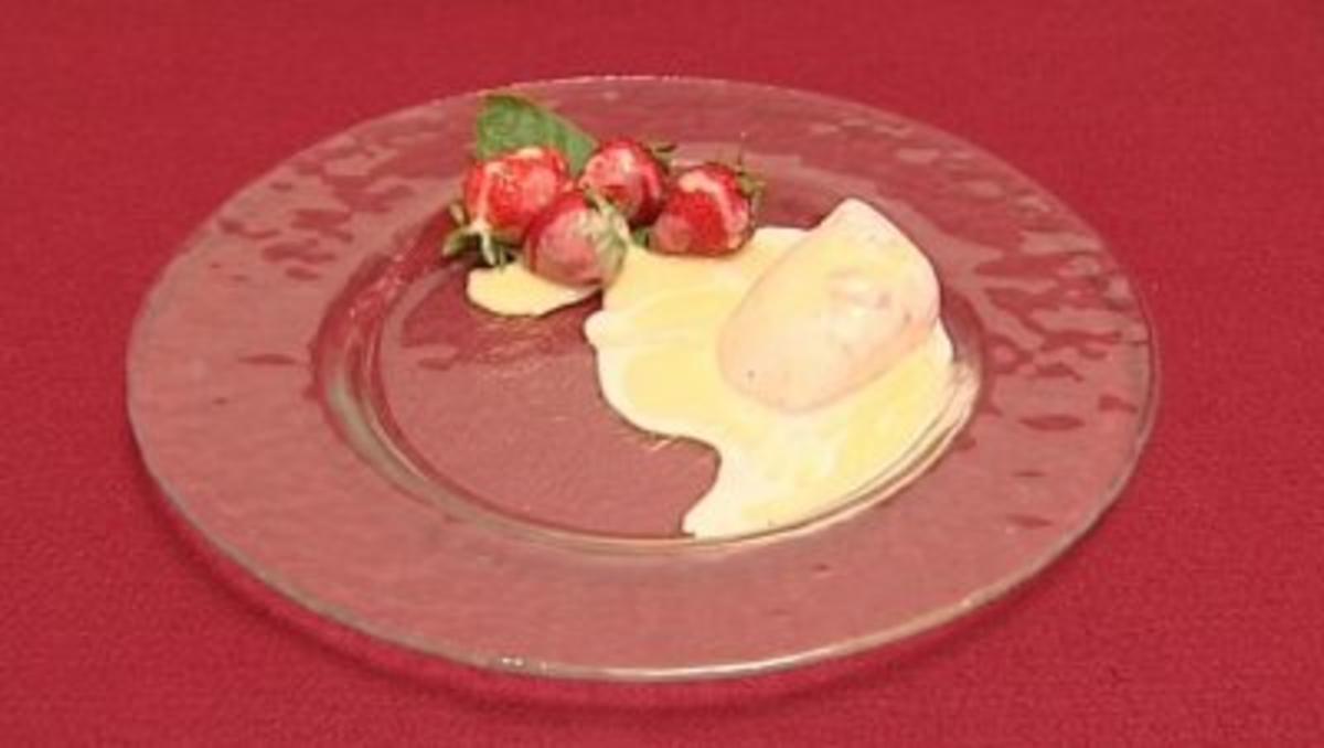Erdbeer-Eis mit Mostrich (Arved Birnbaum) - Rezept Von Einsendungen Das
perfekte Promi Dinner