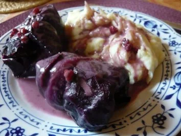 Hackfleisch im Blaukrautmantel - Rezept