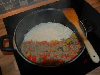 Rezept: Hack-Reistopf Bild Nr. 3 Hack-Reistopf - Rezept - Bild Nr. 3