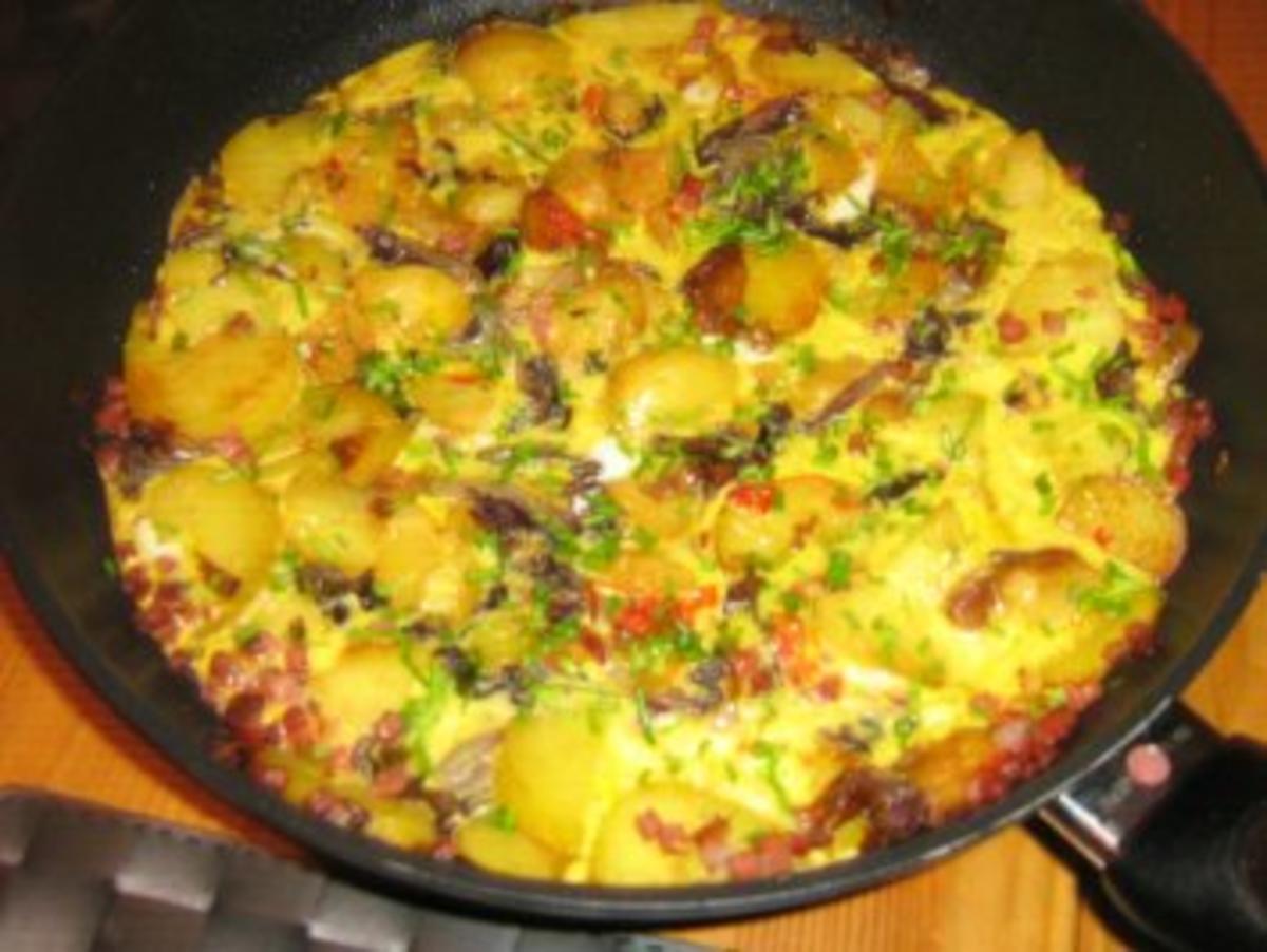 Frittata aus Kartoffeln, Schinken Radicchio und Ei - Rezept
