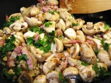 Spaghetti mit Rahm-Champignons - Rezept - Bild Nr. 5