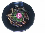 Pad Prig Geng Taggataen „Knusprig gebratene scharfe Heuschrecken“ - Rezept