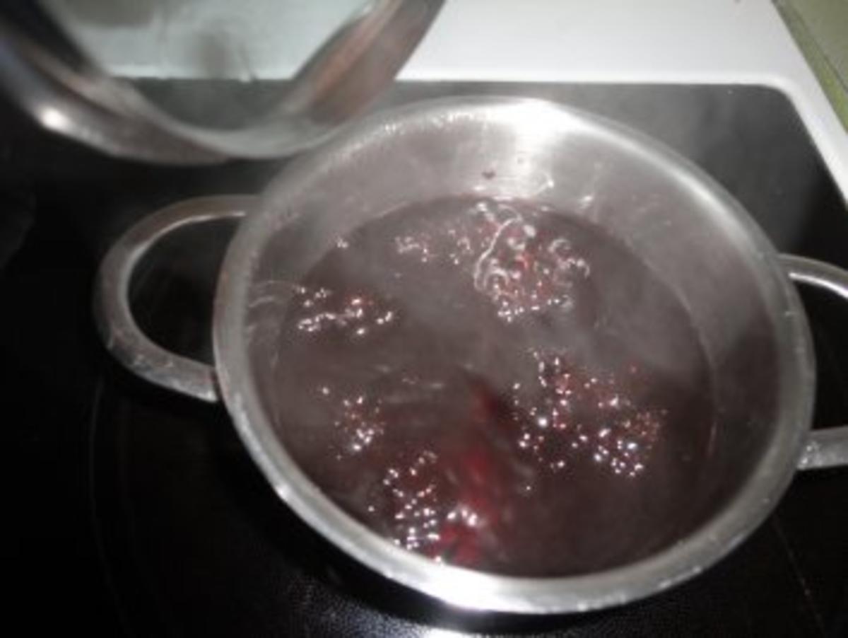gefüllte Portweinbirne auf Eierlikörspiegel - Rezept - Bild Nr. 4