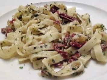 Rezept: Tagliatelle mit Petersilien-Mandel Pesto Bild Nr. 2 Tagliatelle mit Petersilien-Mandel Pesto - Rezept - Bild Nr. 2