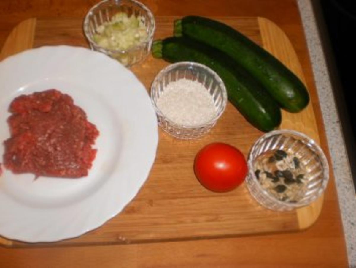 KOUSA MIHSHI BI LABAN ~ Gefüllte Zucchini mit Joghurtsauce - Rezept - Bild Nr. 2