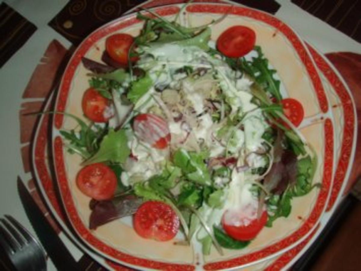 Rindersteak mit einem gemischten Salat - Rezept - Bild Nr. 2