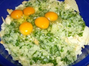 Rezept: Monis Semmelknödel Bild Nr. 4 Monis Semmelknödel - Rezept - Bild Nr. 4