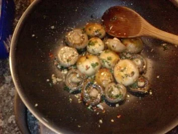 Rezept: Kräuterchamipgnons hot Kräuterchamipgnons hot - Rezept