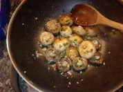 Kräuterchamipgnons hot - Rezept