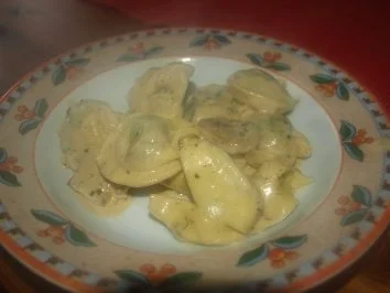 Tortellini in Kräutersahne - Rezept