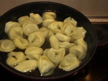 Tortellini in Kräutersahne - Rezept - Bild Nr. 7