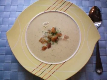 Rezept: Zuccini-Kartoffelcreme-Suppe Bild Nr. 7 Zuccini-Kartoffelcreme-Suppe - Rezept - Bild Nr. 7
