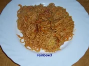 Kochen: Chinesische Nudeln in fruchtig-scharfer Sauce mit Schweinegeschnetzeltem - Rezept