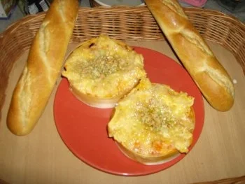 Ofenkäse mit Knofi und Cilli - Rezept